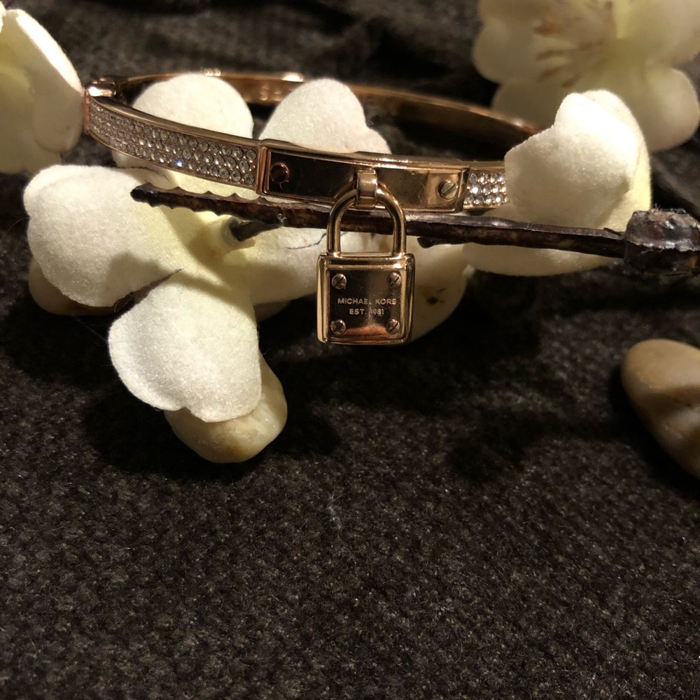 Michael kors bangle